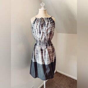 Promesa Gray and White Tie Dye Dress